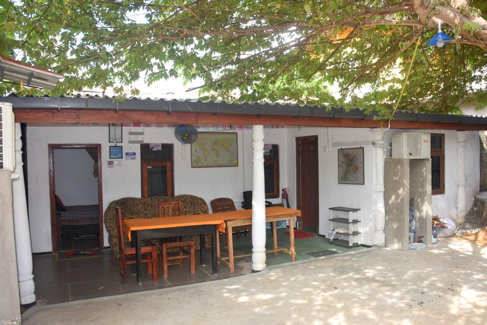 Meera Homestay Anuradhapura Exterior photo